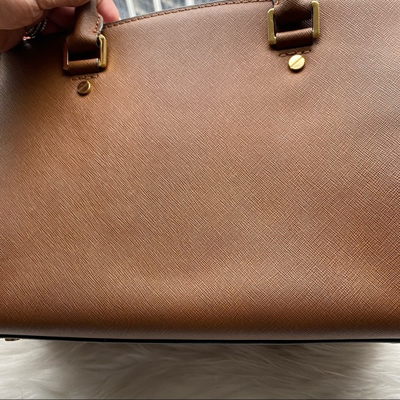 MICHAEL KORS Medium Selma Bag in Tan - Picture 6 of 13